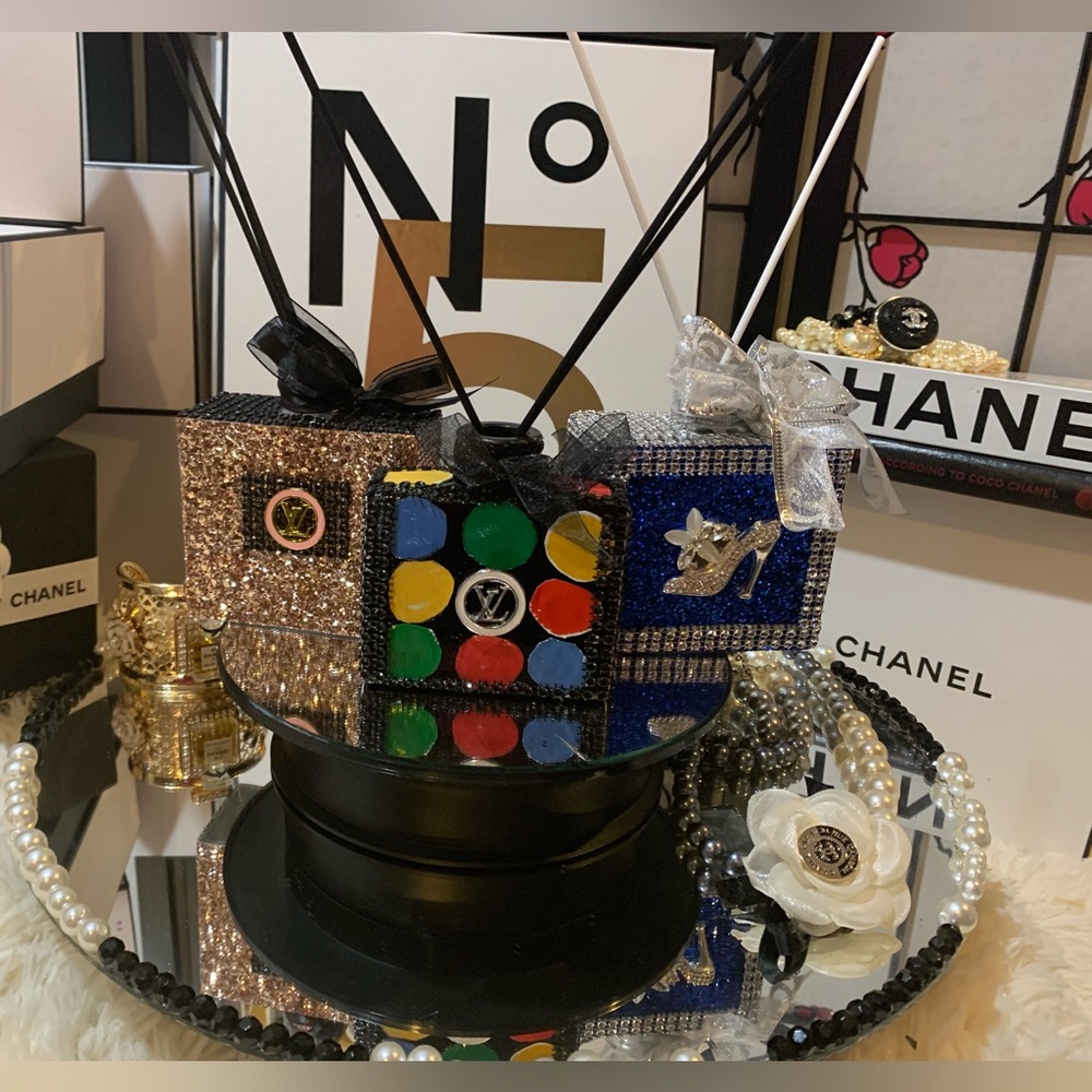 Handcrafted REED diffusers/Rhinestones and designers inspired.Set/individual 🎁